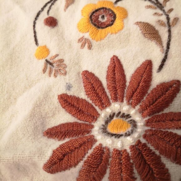 Vintage Crewel Tablecloth Hand Embroidered Floral Brown &Gold Crochet Lace Edge - Picture 10 of 14